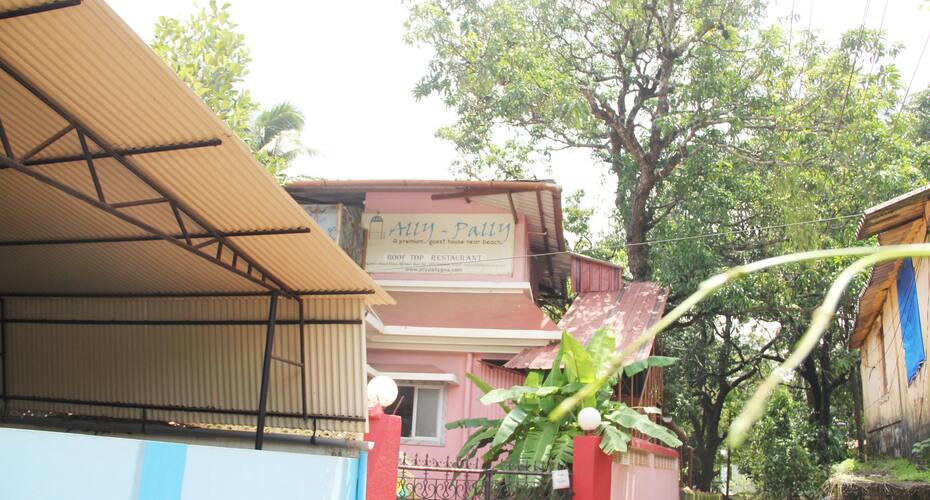 Ally Pally Guest House, Goa 1